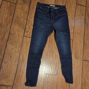 Levis 720 Super Skiny Jeans 31